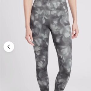 Athleta Elation Printed 7/8 Yoga Tights Leggings High rise Serene Gray sz S